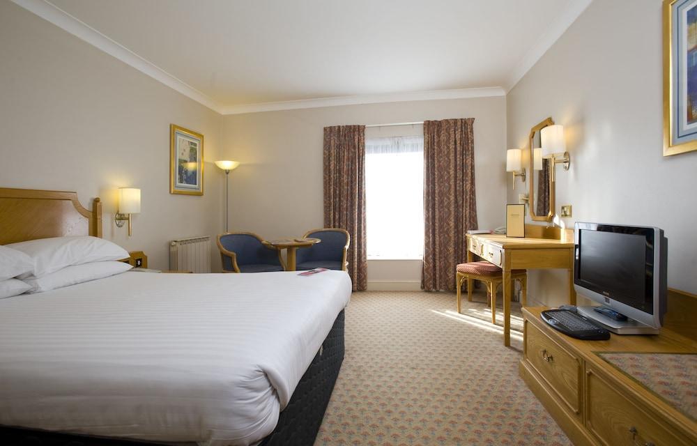 Hogs Back Hotel & Spa Nr Farnham Farnham  Exteriör bild