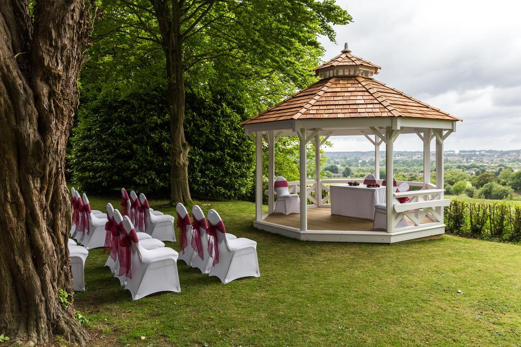 Hogs Back Hotel & Spa Nr Farnham Farnham  Exteriör bild